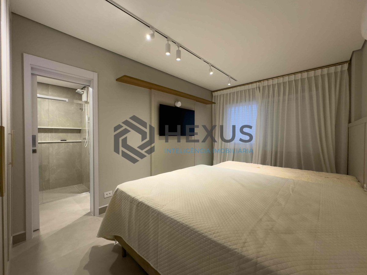 Foto 36 de Apartamento com varanda e vista mar, reformado, beira mar da Praia das Pitangueiras, Guaruja