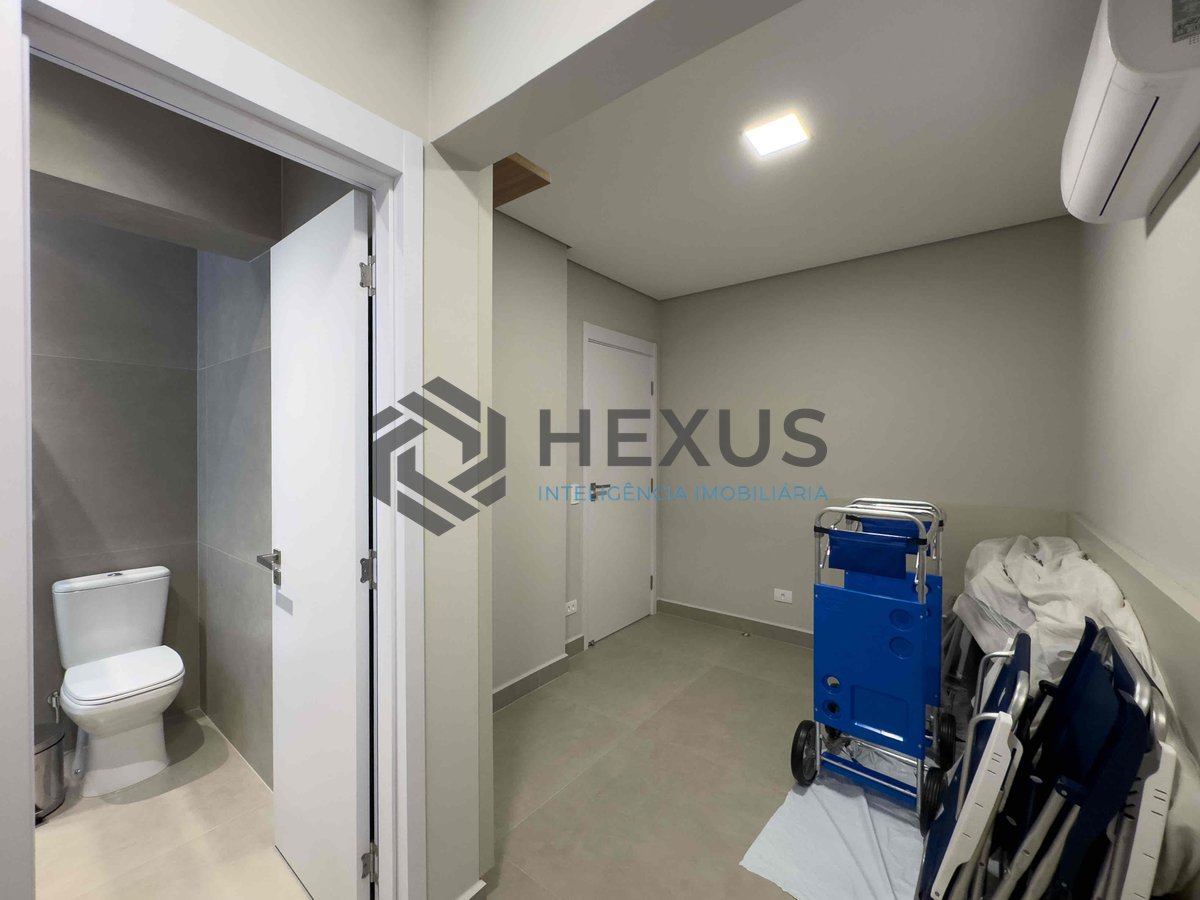 Foto 43 de Apartamento com varanda e vista mar, reformado, beira mar da Praia das Pitangueiras, Guaruja