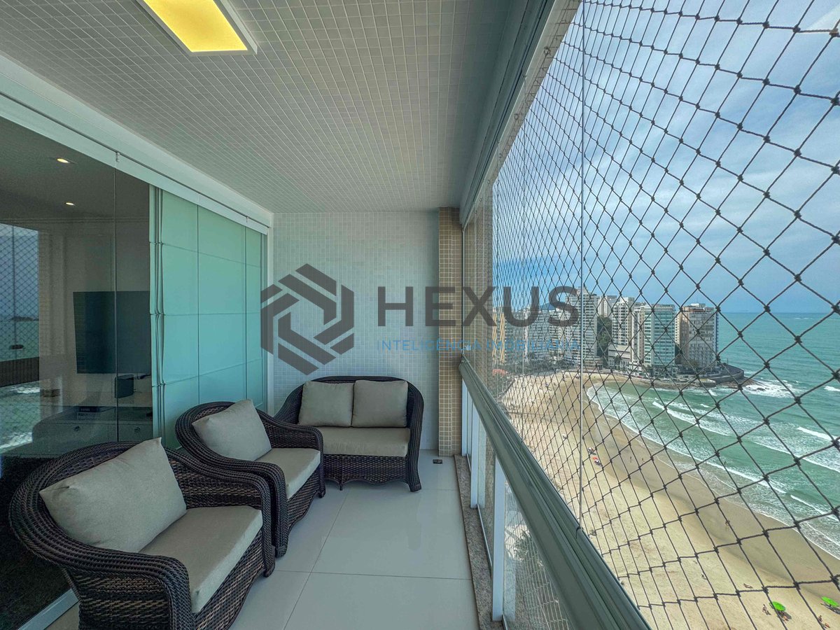 Foto 12 de Apartamento frente mar reformado com varanda e vista oceânica na Praia das Pitangueiras, Guaruja
