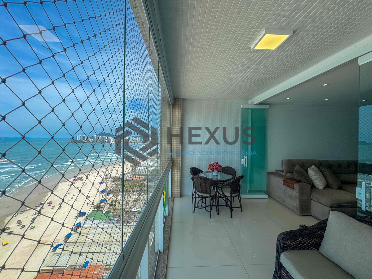Foto 14 de Apartamento frente mar reformado com varanda e vista oceânica na Praia das Pitangueiras, Guaruja