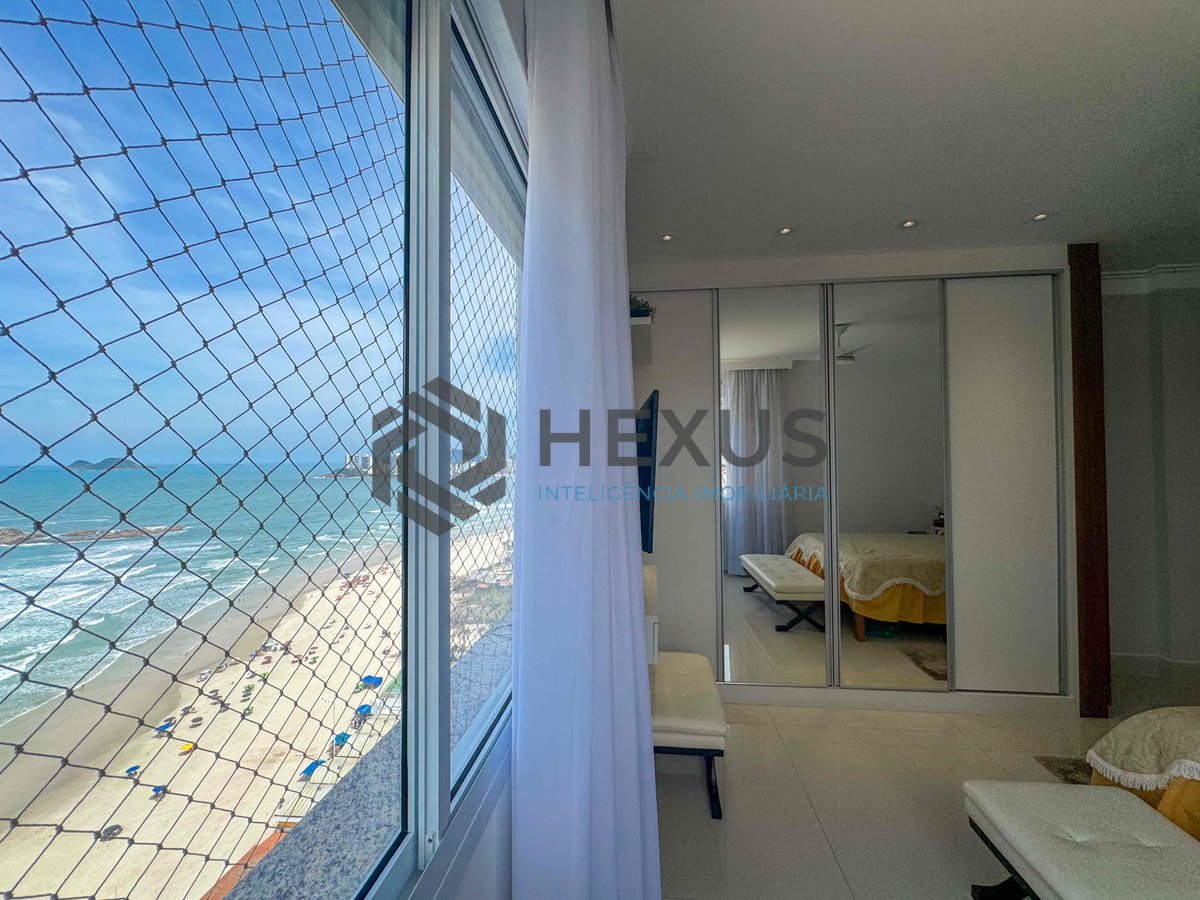 Foto 22 de Apartamento frente mar reformado com varanda e vista oceânica na Praia das Pitangueiras, Guaruja