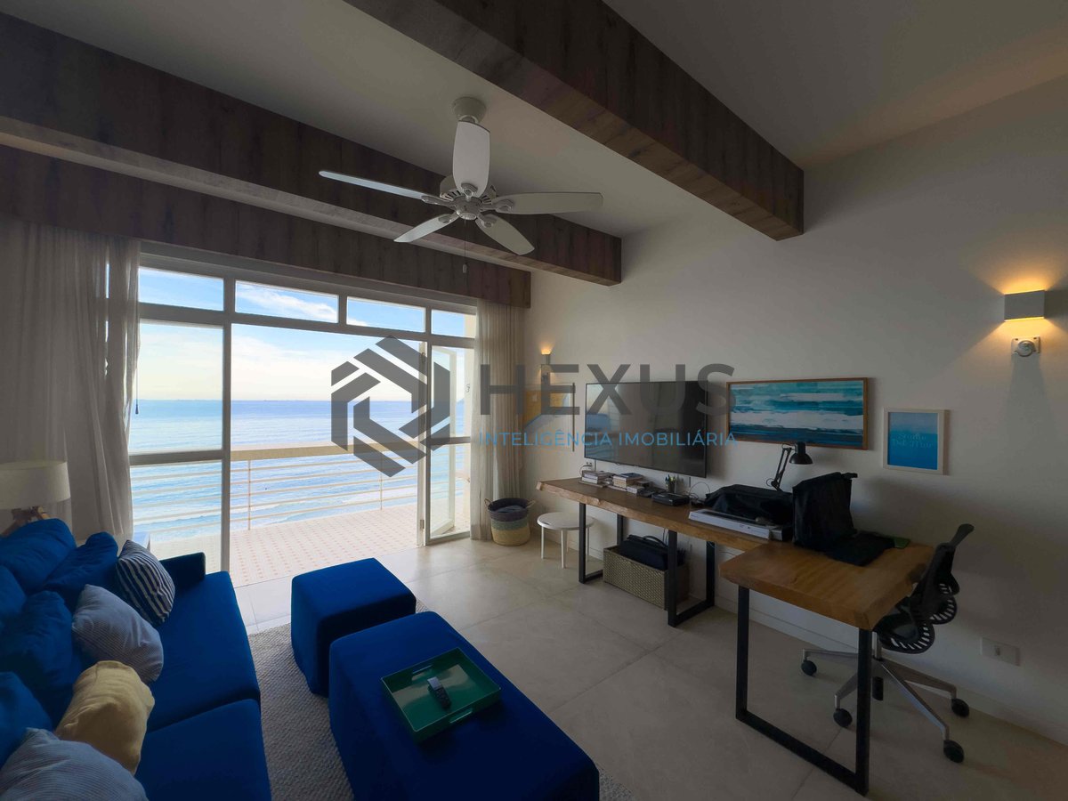 Foto 4 de Apartamento frente mar reformado com varanda e vista mar na Praia das Pitangueiras, Guaruja