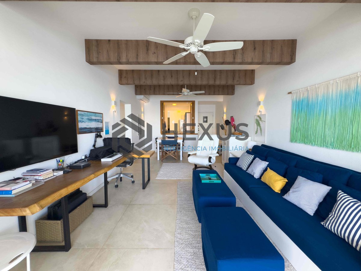 Foto 10 de Apartamento frente mar reformado com varanda e vista mar na Praia das Pitangueiras, Guaruja