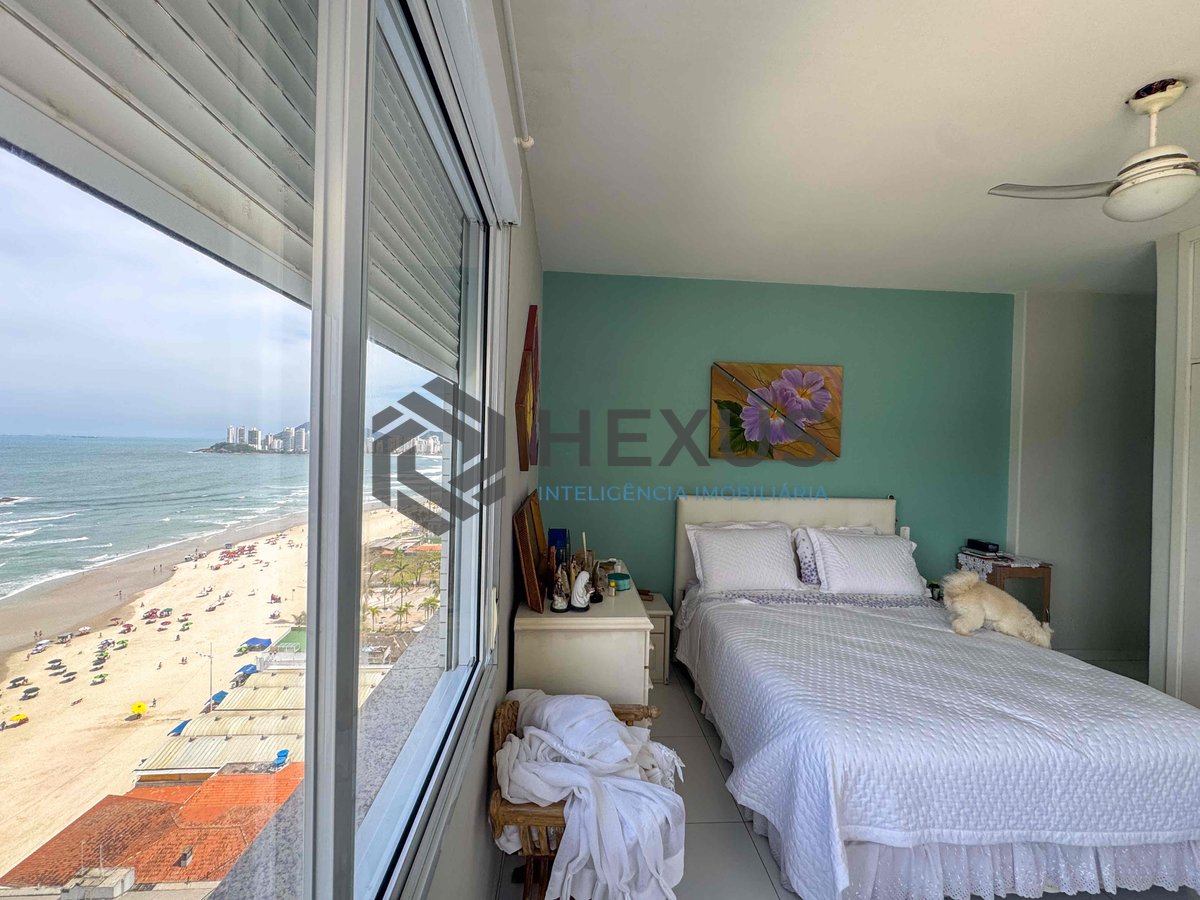 Foto 22 de Apartamento reformado frente mar com varanda vista mar na Praia das Pitangueiras, Guaruja