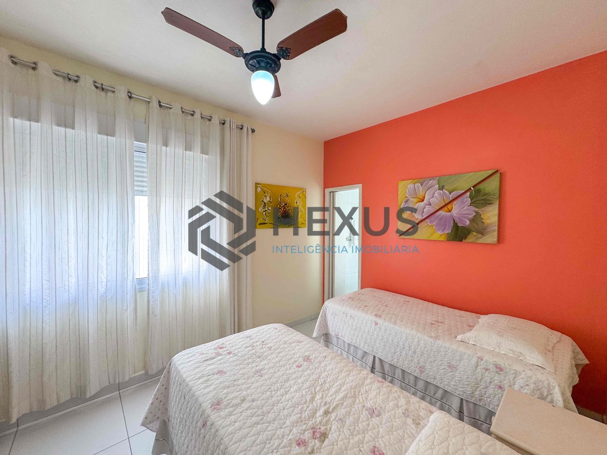 Foto 23 de Apartamento reformado frente mar com varanda vista mar na Praia das Pitangueiras, Guaruja