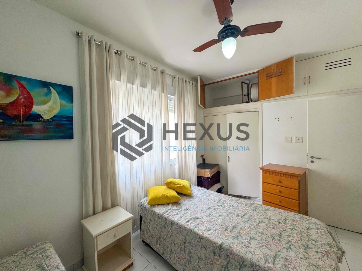 Foto 30 de Apartamento reformado frente mar com varanda vista mar na Praia das Pitangueiras, Guaruja