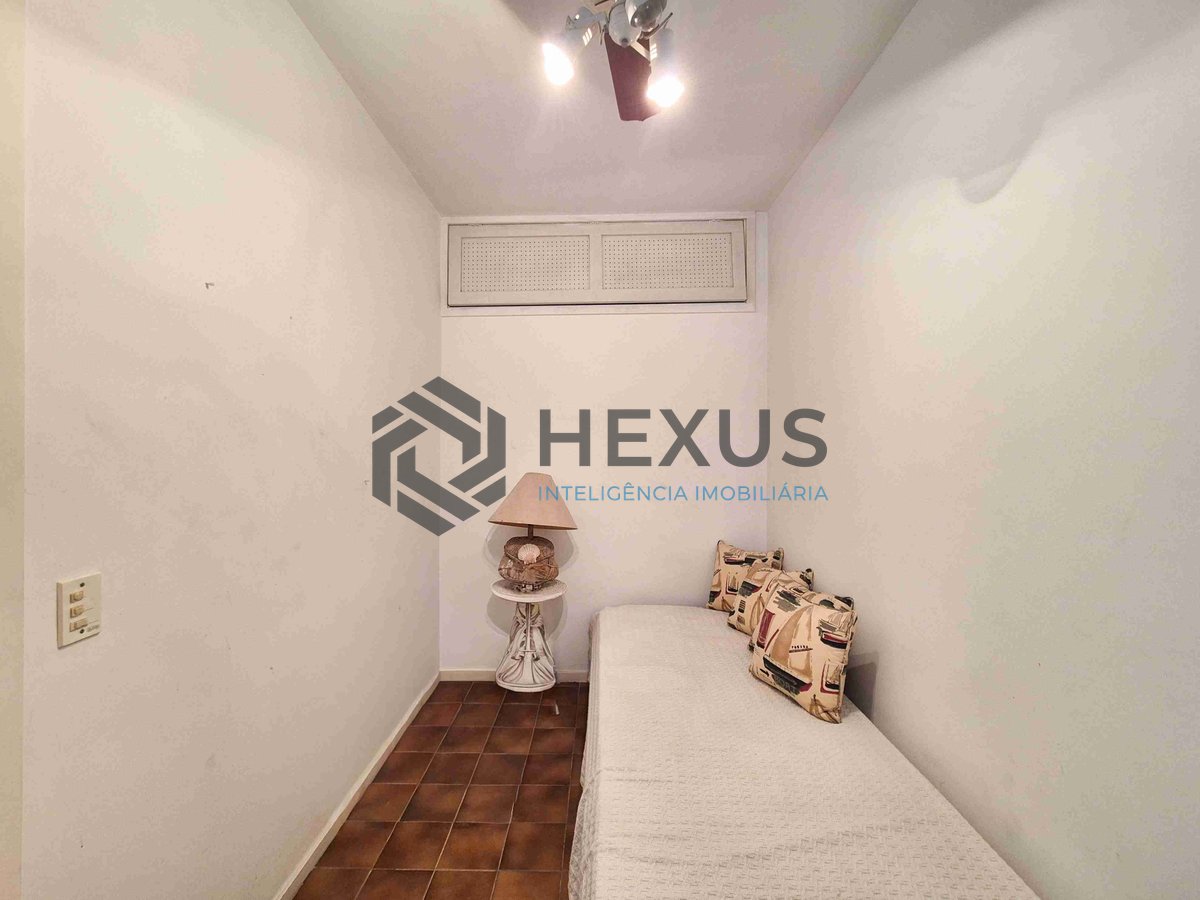 Foto 17 de Apartamento com varanda e lazer a duas quadras da Praia das Pitangueiras, Guaruja