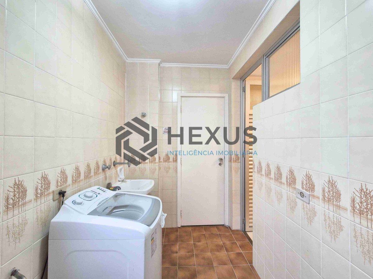 Foto 21 de Apartamento com varanda e lazer a duas quadras da Praia das Pitangueiras, Guaruja