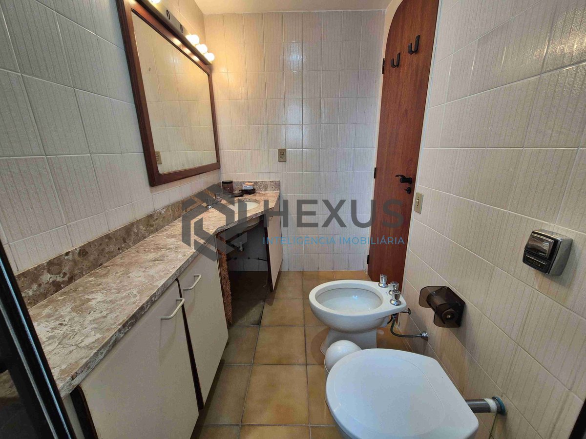 Foto 18 de Apartamento com varanda, lazer e vista mar na quadra mar da Praia das Pitangueiras, Guaruja