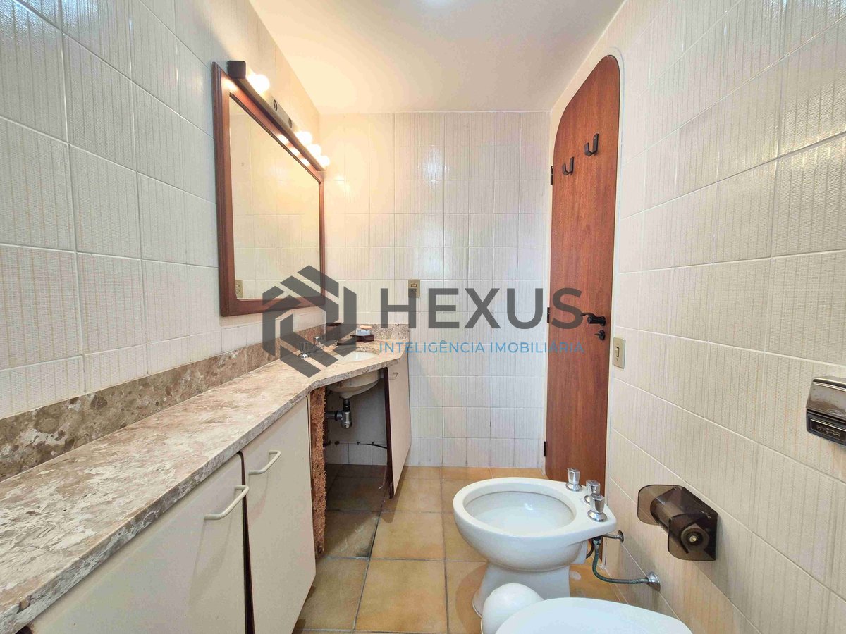 Foto 19 de Apartamento com varanda, lazer e vista mar na quadra mar da Praia das Pitangueiras, Guaruja