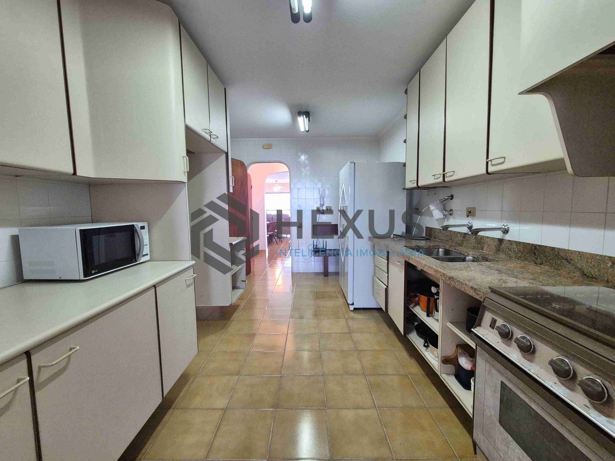 Foto 20 de Apartamento com varanda, lazer e vista mar na quadra mar da Praia das Pitangueiras, Guaruja
