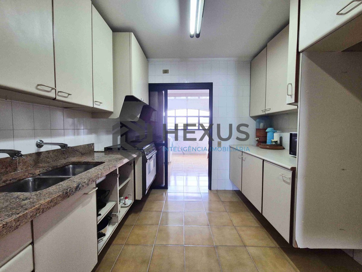Foto 23 de Apartamento com varanda, lazer e vista mar na quadra mar da Praia das Pitangueiras, Guaruja