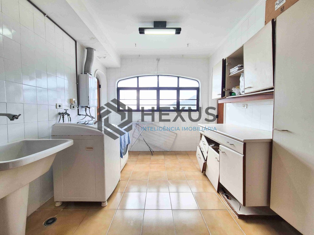 Foto 24 de Apartamento com varanda, lazer e vista mar na quadra mar da Praia das Pitangueiras, Guaruja