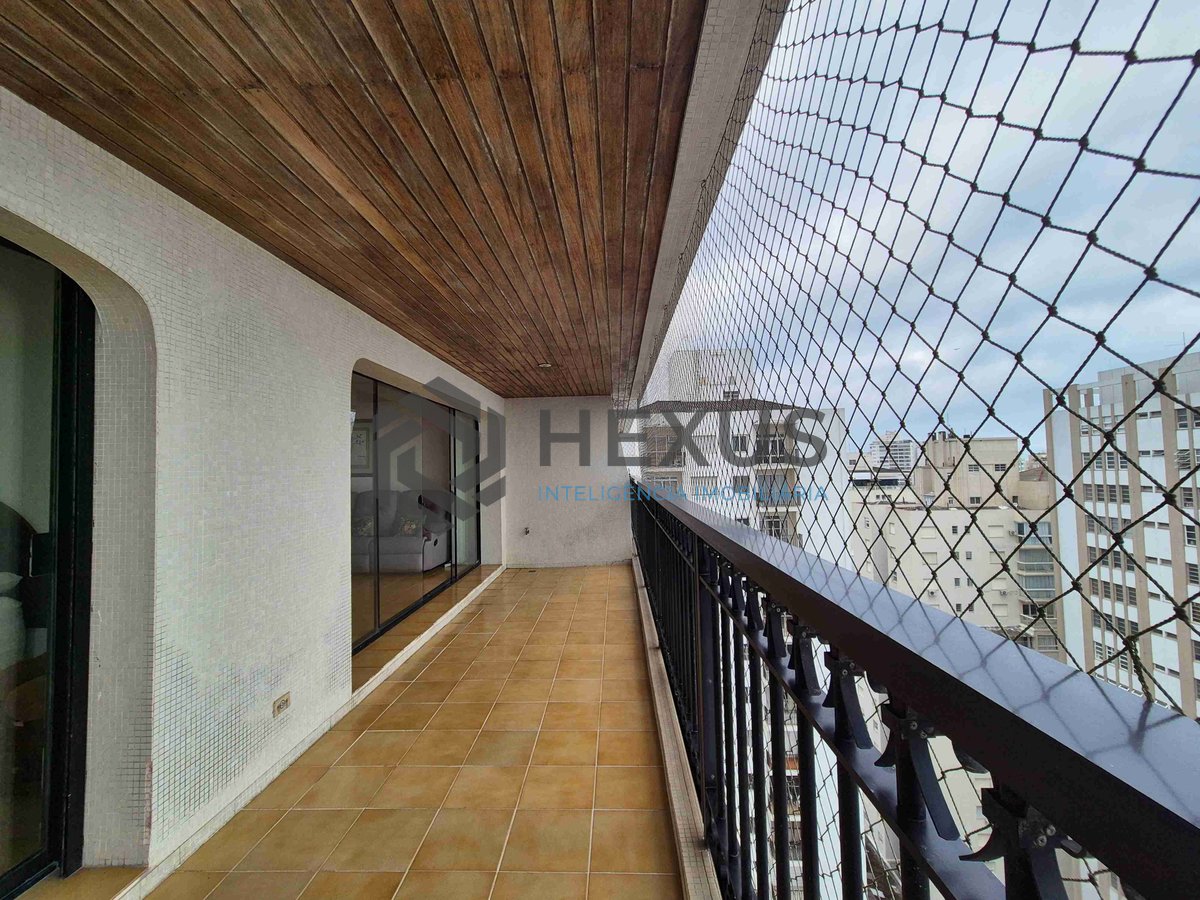 Foto 6 de Apartamento com varanda, lazer e vista mar na quadra mar da Praia das Pitangueiras, Guaruja