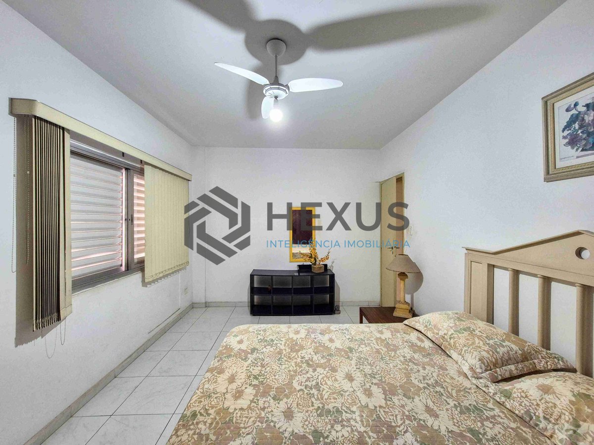 Foto 11 de Apartamento com varanda e vista mar na beira mar da Praia das Pitangueiras, Guaruja