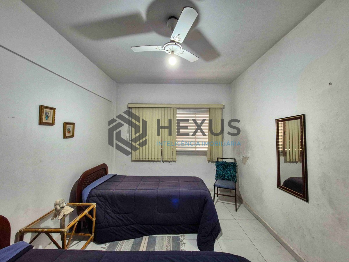 Foto 17 de Apartamento com varanda e vista mar na beira mar da Praia das Pitangueiras, Guaruja