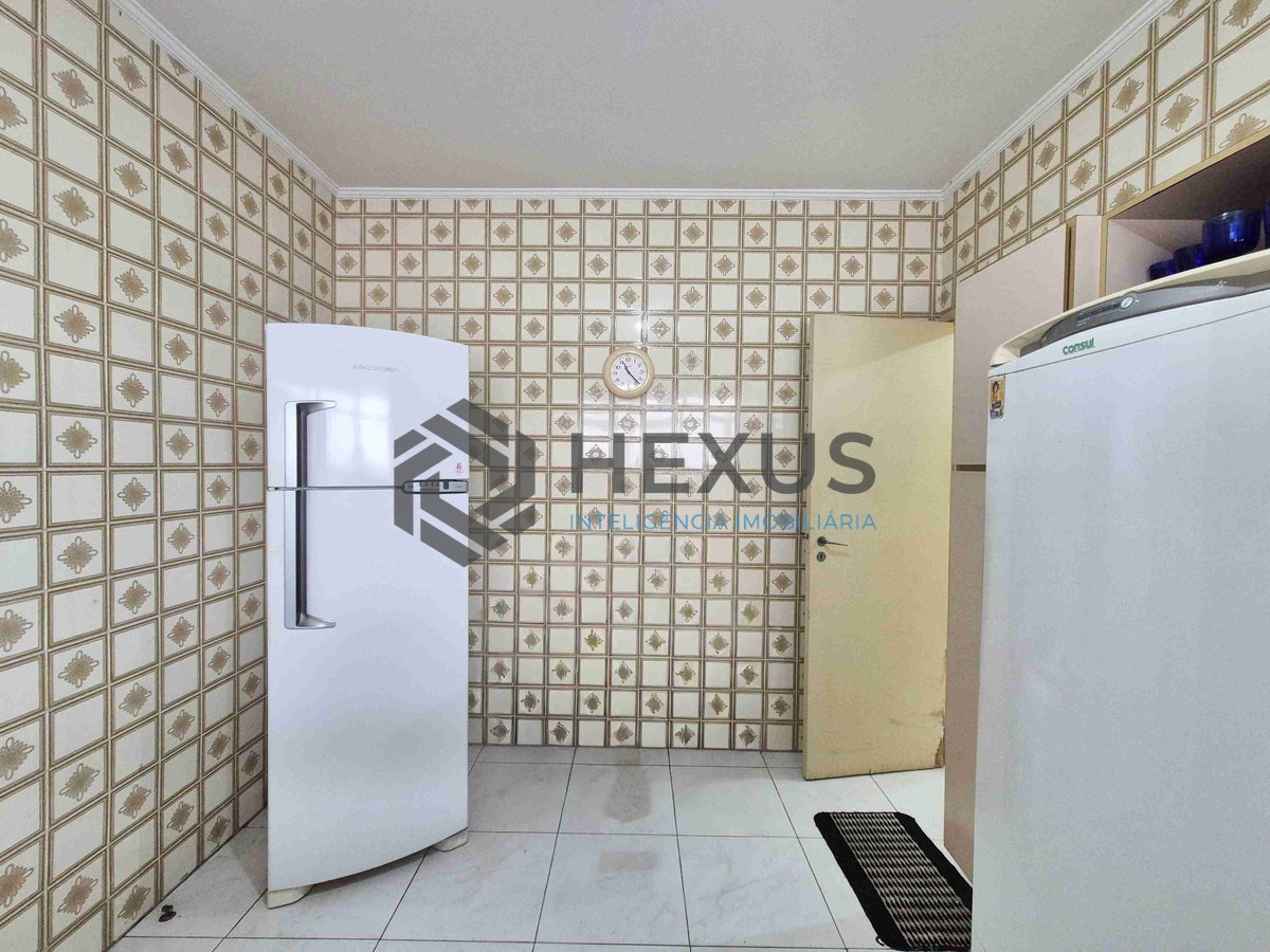 Foto 26 de Apartamento com varanda e vista mar na beira mar da Praia das Pitangueiras, Guaruja