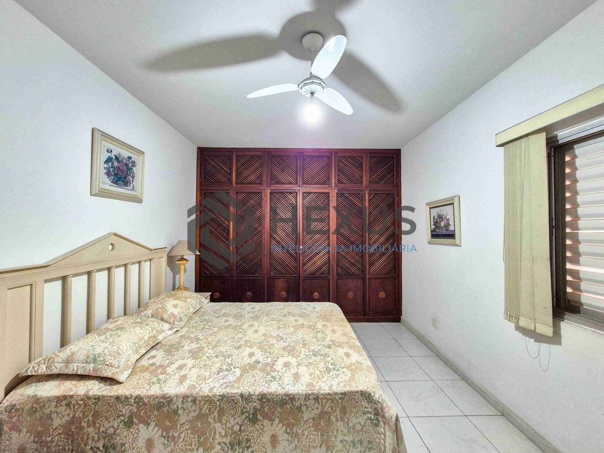 Foto 10 de Apartamento com varanda e vista mar na beira mar da Praia das Pitangueiras, Guaruja