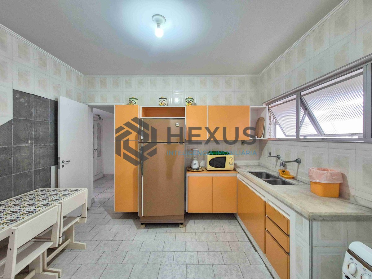 Foto 23 de Apartamento com varanda e vista mar na quadra mar da Praia das Pitangueiras, Guaruja