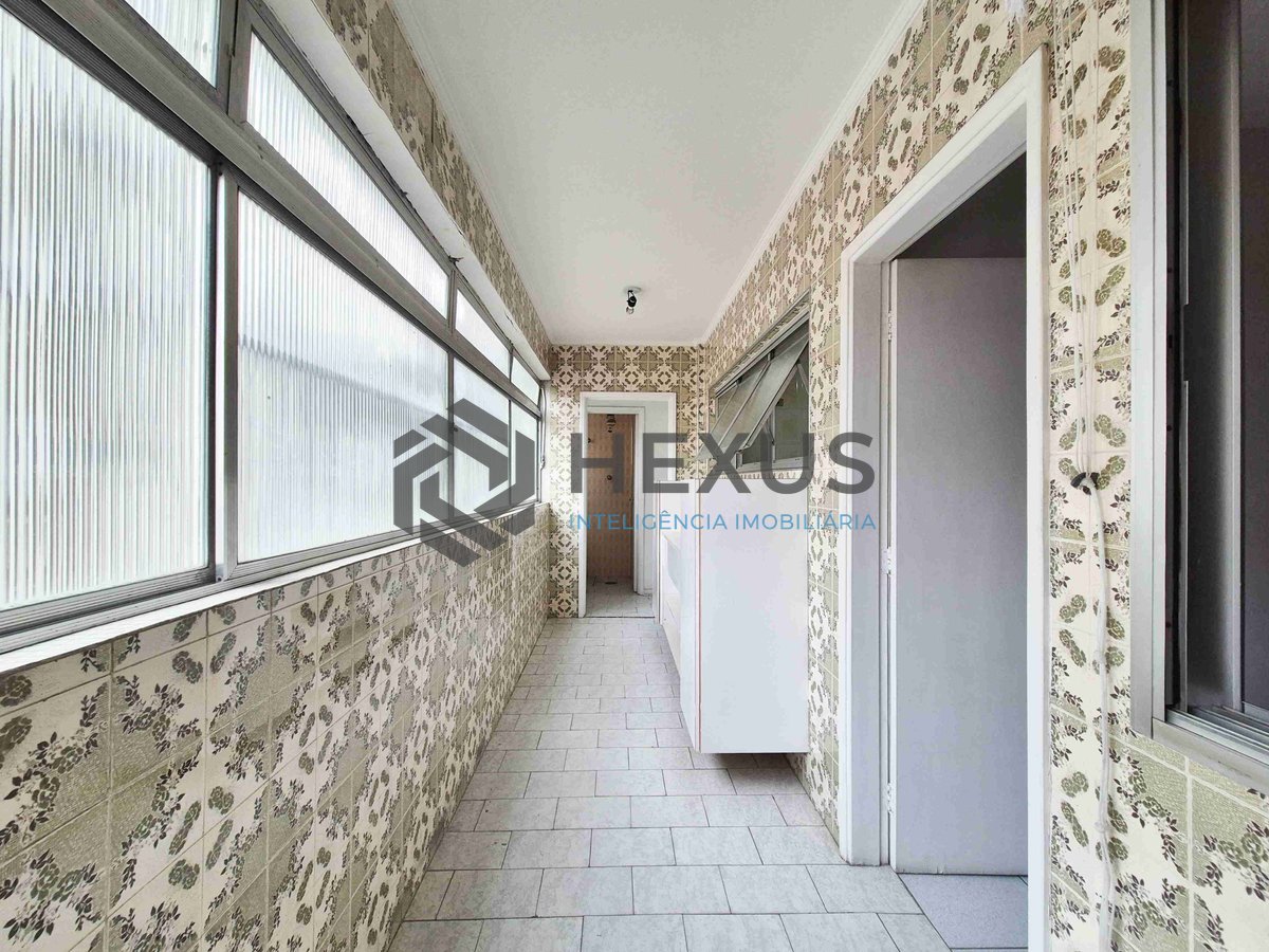 Foto 28 de Apartamento com varanda e vista mar na quadra mar da Praia das Pitangueiras, Guaruja