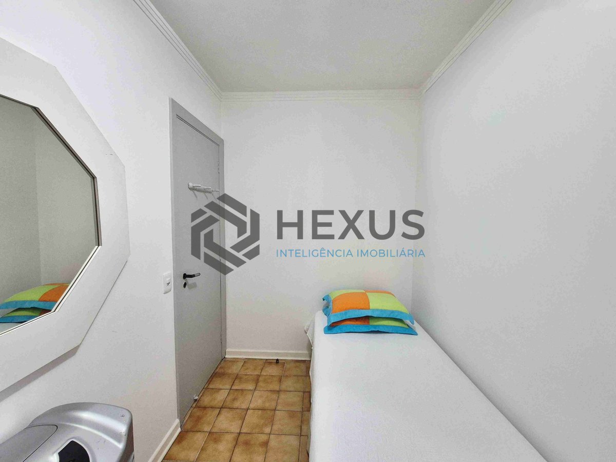 Foto 26 de Apartamento reformado com varanda e lazer na quadra mar da Praia das Pitangueiras, Guaruja