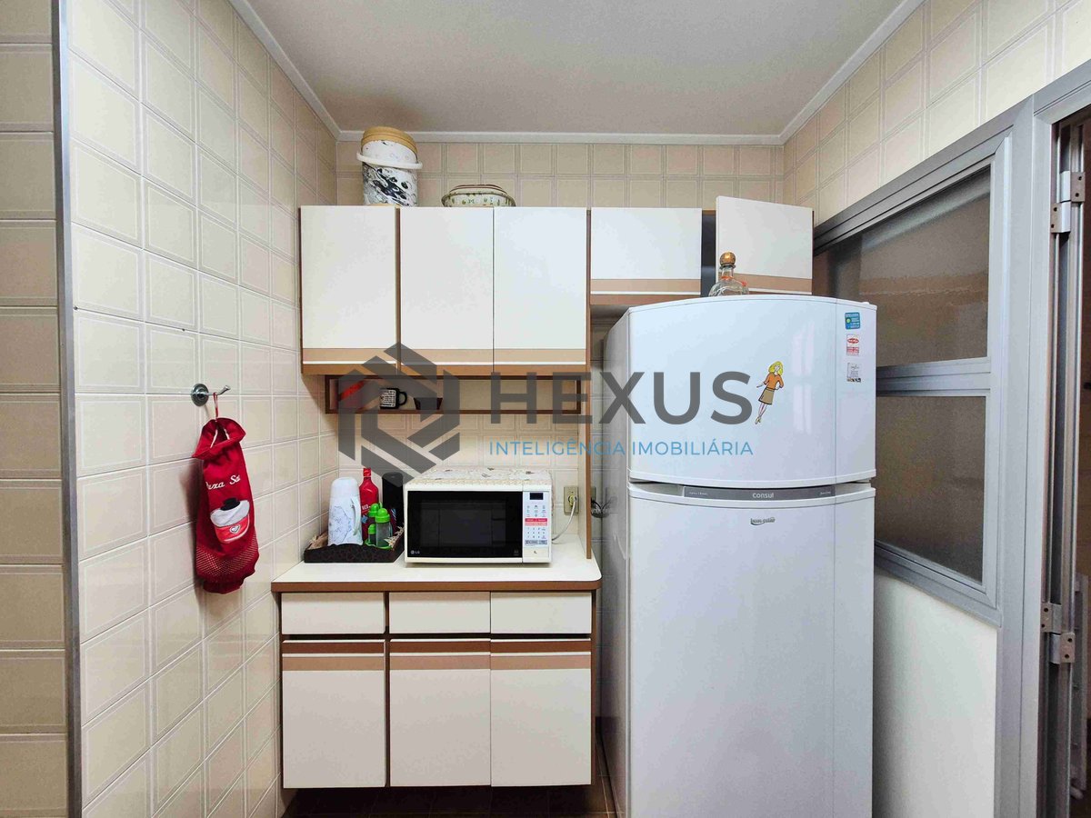 Foto 30 de Apartamento reformado com varanda e lazer na quadra mar da Praia das Pitangueiras, Guaruja