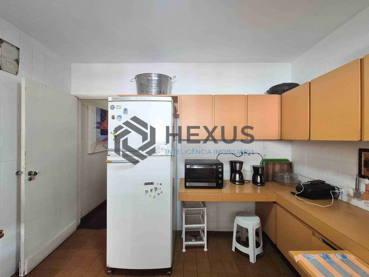 Foto 21 de Apartamento com varanda e lazer na Praia das Pitangueiras, Guaruja