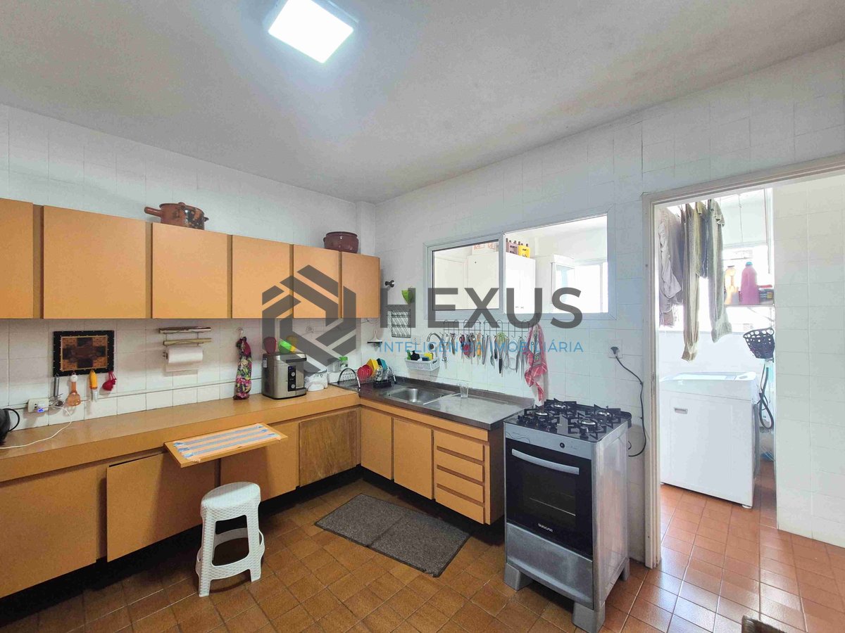 Foto 23 de Apartamento com varanda e lazer na Praia das Pitangueiras, Guaruja