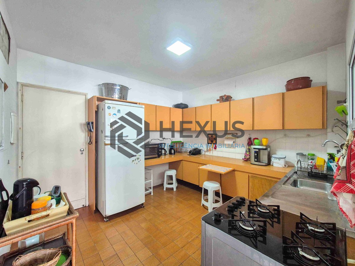 Foto 24 de Apartamento com varanda e lazer na Praia das Pitangueiras, Guaruja