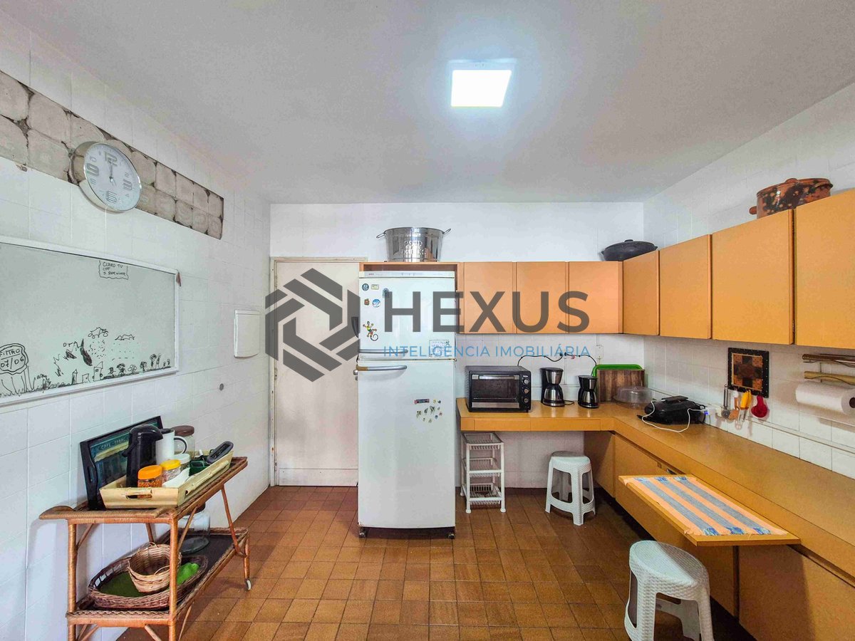 Foto 25 de Apartamento com varanda e lazer na Praia das Pitangueiras, Guaruja