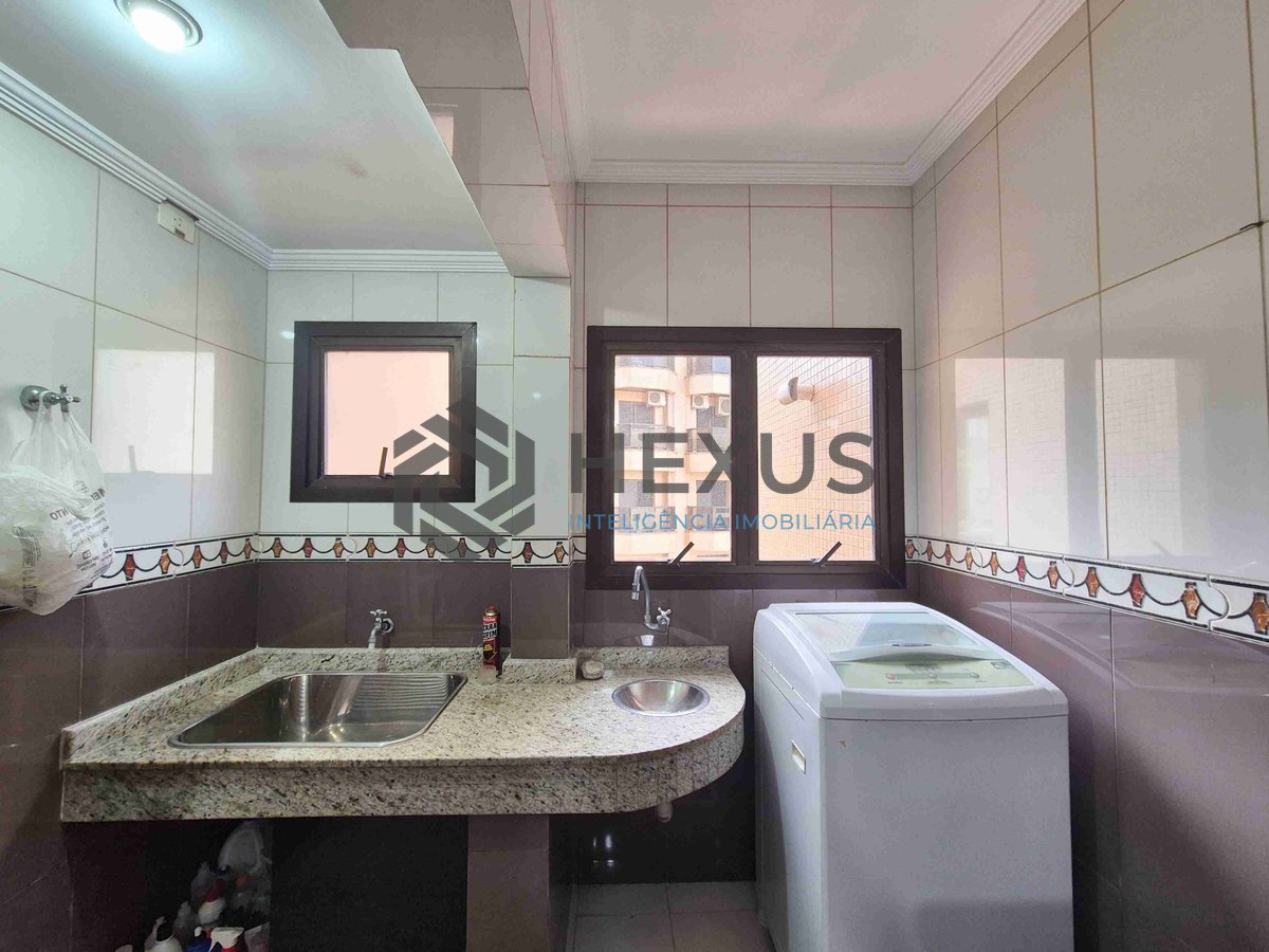 Foto 16 de Apartamento com varanda e lazer na Praia das Pitangueiras, Guaruja