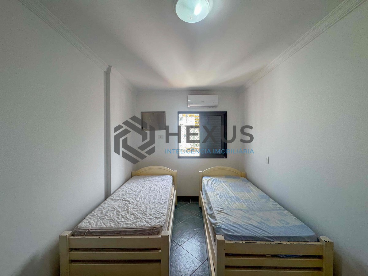 Foto 14 de Apartamento com varanda vista mar e lazer na quadra mar da Praia das Pitangueiras, Guaruja