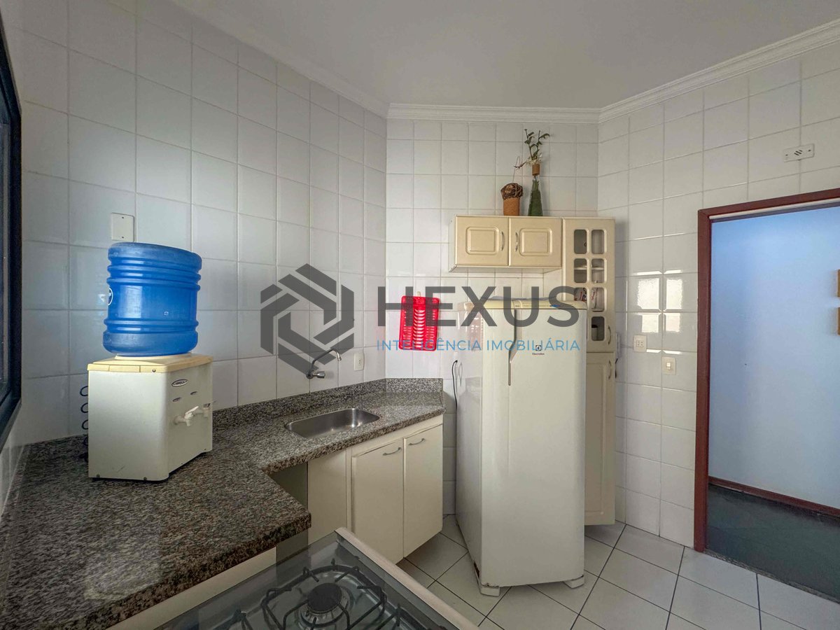Foto 16 de Apartamento com varanda vista mar e lazer na quadra mar da Praia das Pitangueiras, Guaruja
