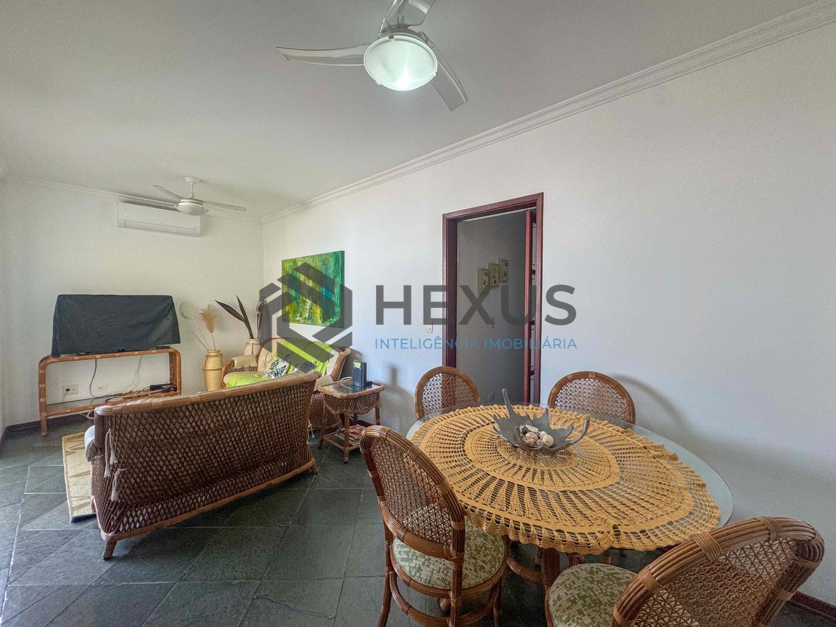 Foto 20 de Apartamento com varanda vista mar e lazer na quadra mar da Praia das Pitangueiras, Guaruja
