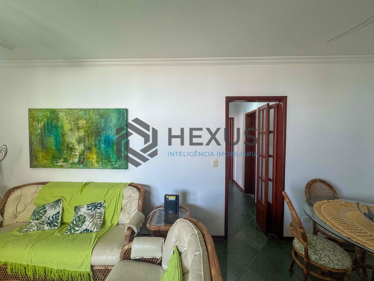 Foto 4 de Apartamento com varanda vista mar e lazer na quadra mar da Praia das Pitangueiras, Guaruja