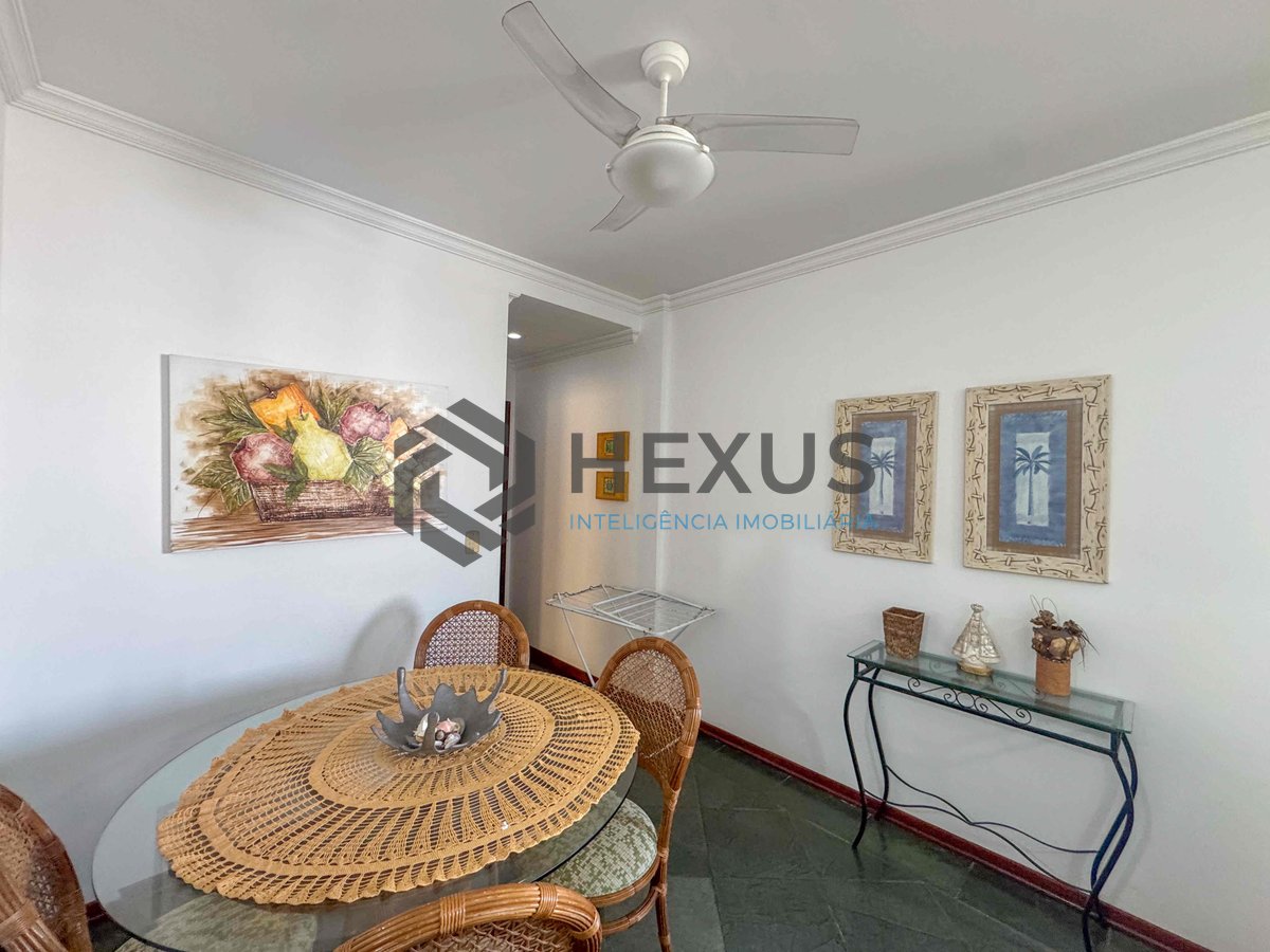 Foto 5 de Apartamento com varanda vista mar e lazer na quadra mar da Praia das Pitangueiras, Guaruja