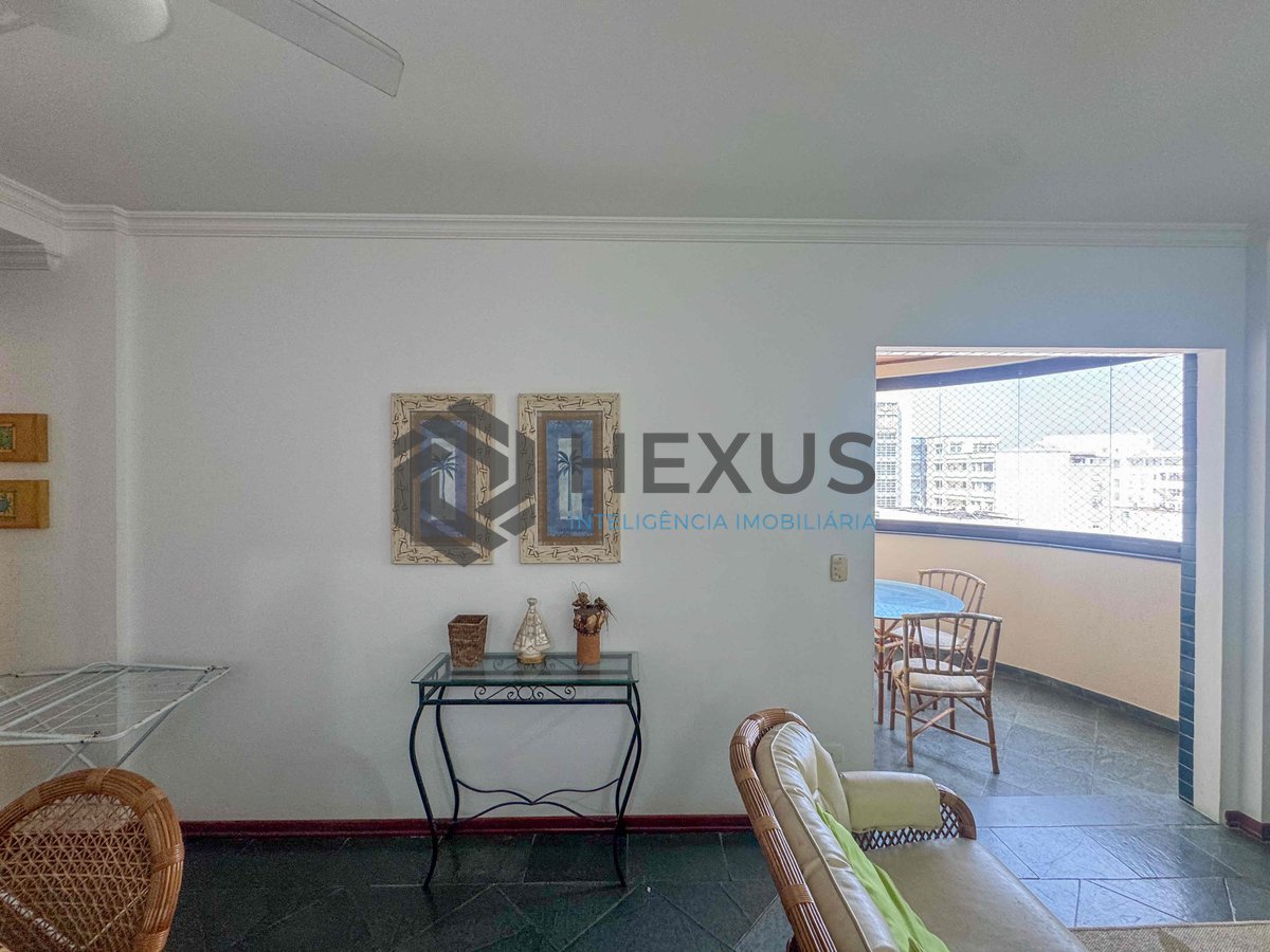 Foto 6 de Apartamento com varanda vista mar e lazer na quadra mar da Praia das Pitangueiras, Guaruja