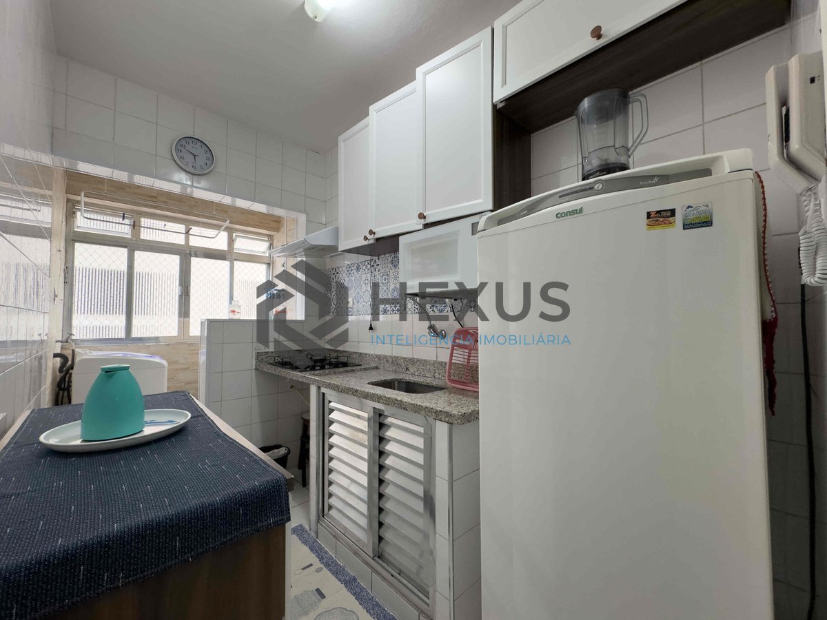 Foto 13 de Apartamento a duas quadras da Praia das Pitangueiras, Guaruja