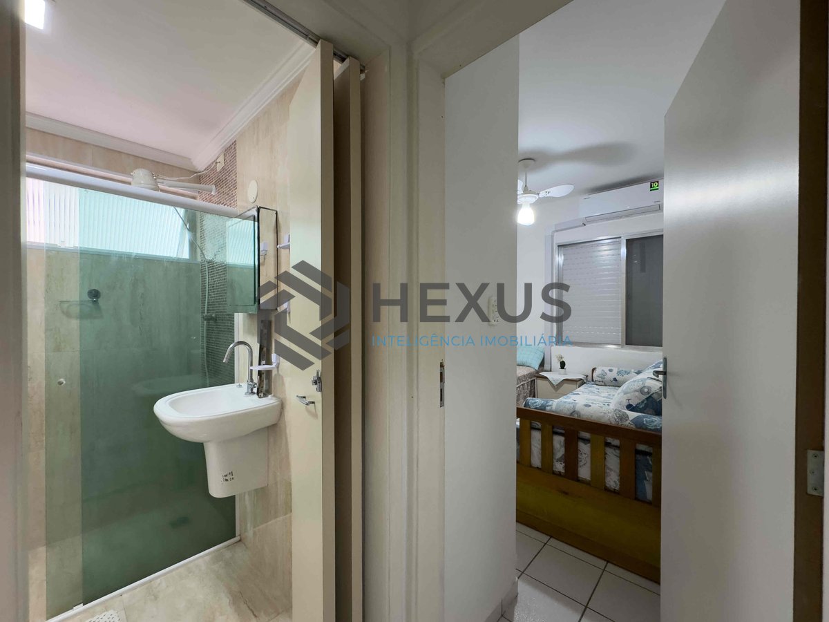Foto 7 de Apartamento a duas quadras da Praia das Pitangueiras, Guaruja
