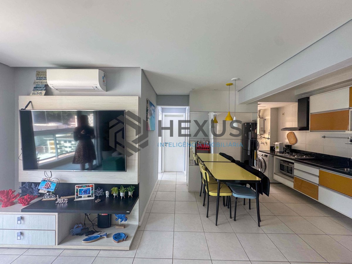 Foto 18 de Apartamento com varanda gourmet a lazer na Praia das Pitangueiras, Guaruja