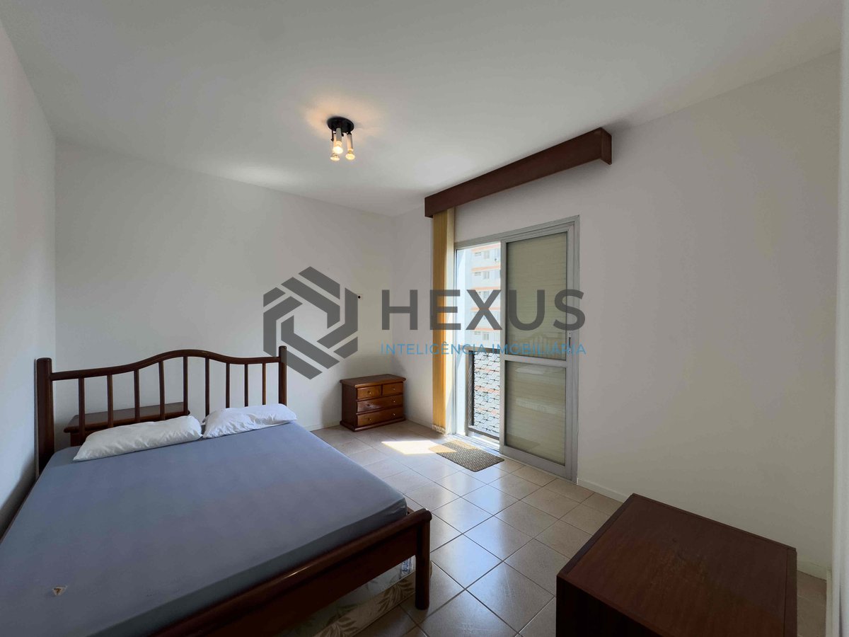 Foto 16 de Apartamento reformado com varanda, lazer e vista mar na Praia das Pitangueiras, Guaruja