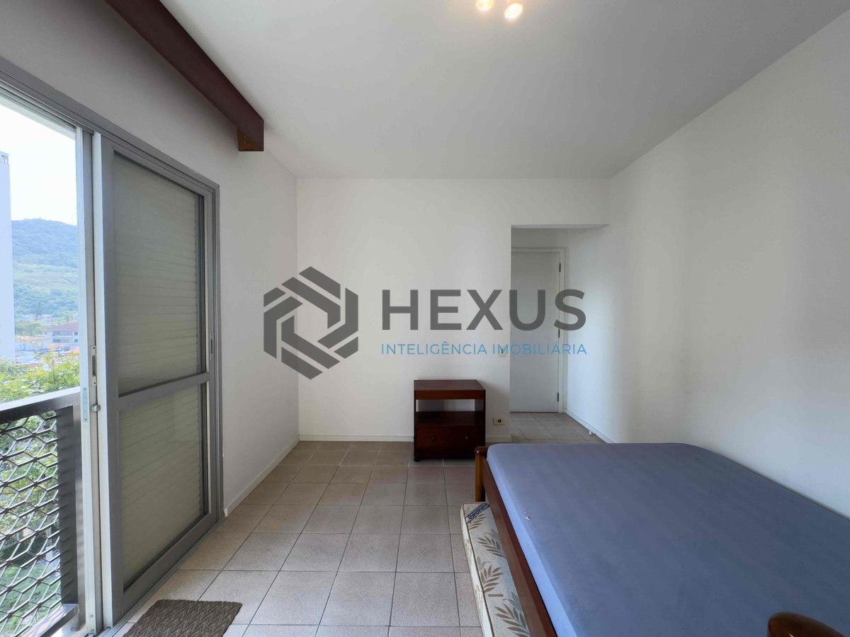 Foto 17 de Apartamento reformado com varanda, lazer e vista mar na Praia das Pitangueiras, Guaruja