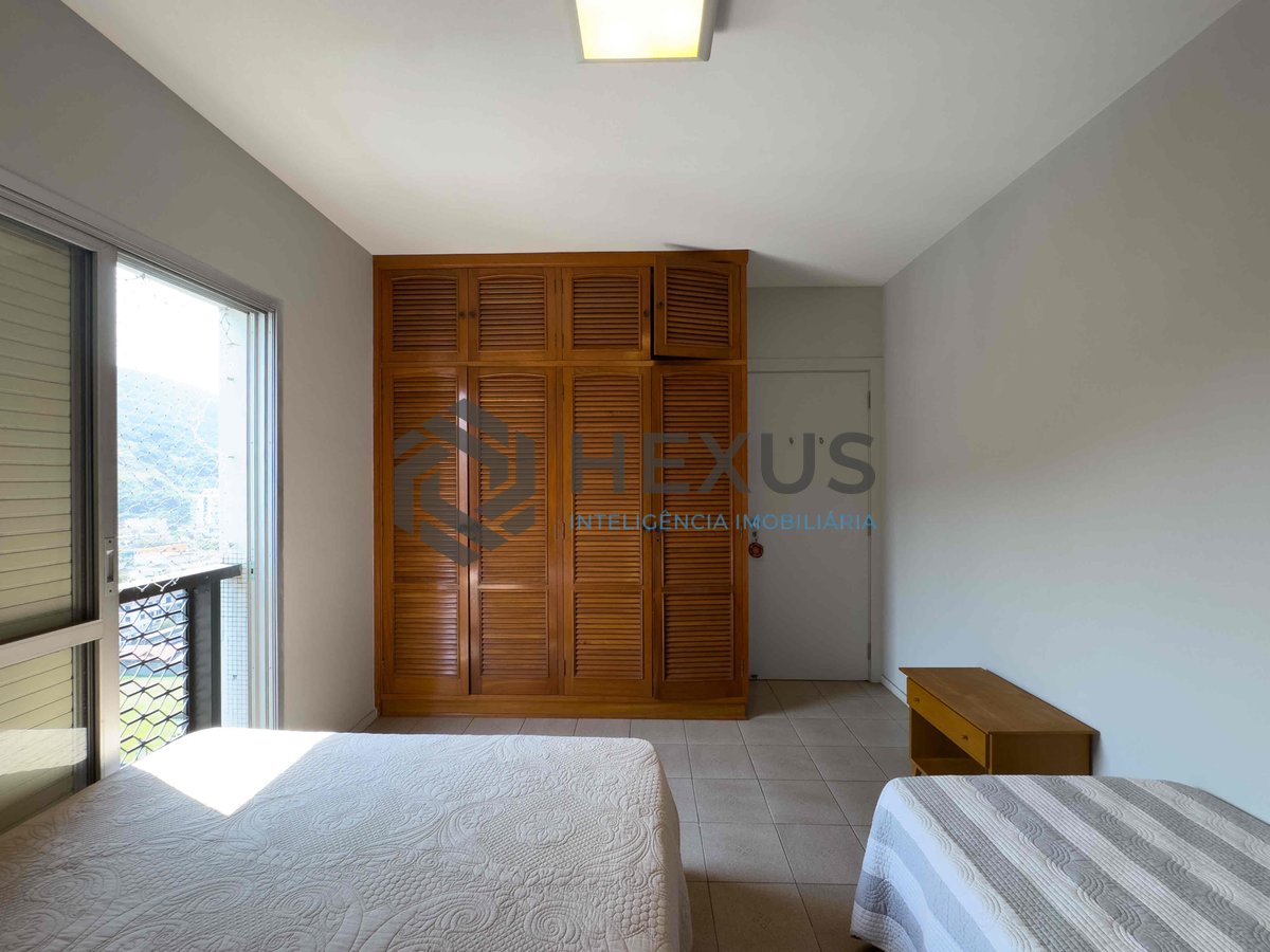 Foto 22 de Apartamento reformado com varanda vista mar e lazer na Praia das Pitangueiras, Guaruja
