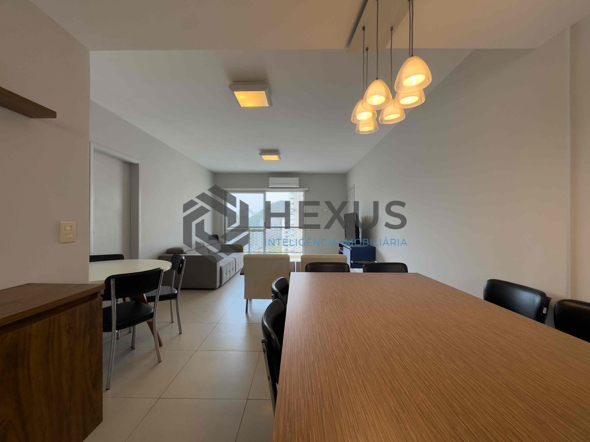 Foto 8 de Apartamento reformado com varanda vista mar e lazer na Praia das Pitangueiras, Guaruja
