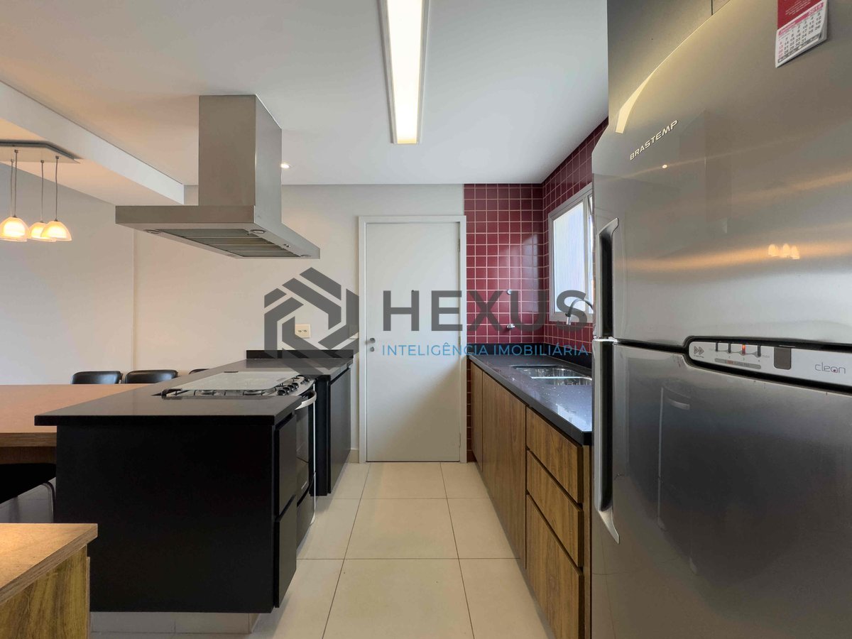 Foto 9 de Apartamento reformado com varanda vista mar e lazer na Praia das Pitangueiras, Guaruja