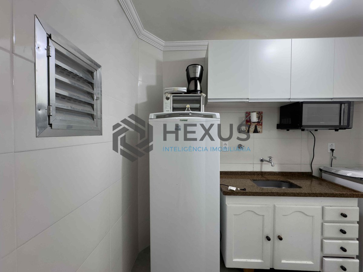 Foto 13 de Apartamento reformado e mobiliado na quadra mar da Praia das Pitangueiras, Guaruja