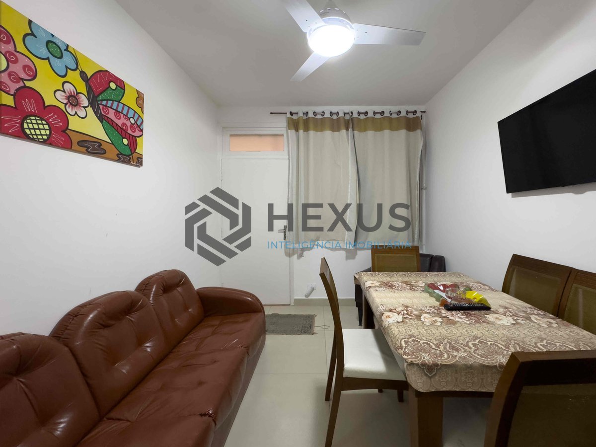 Foto 3 de Apartamento reformado e mobiliado na quadra mar da Praia das Pitangueiras, Guaruja