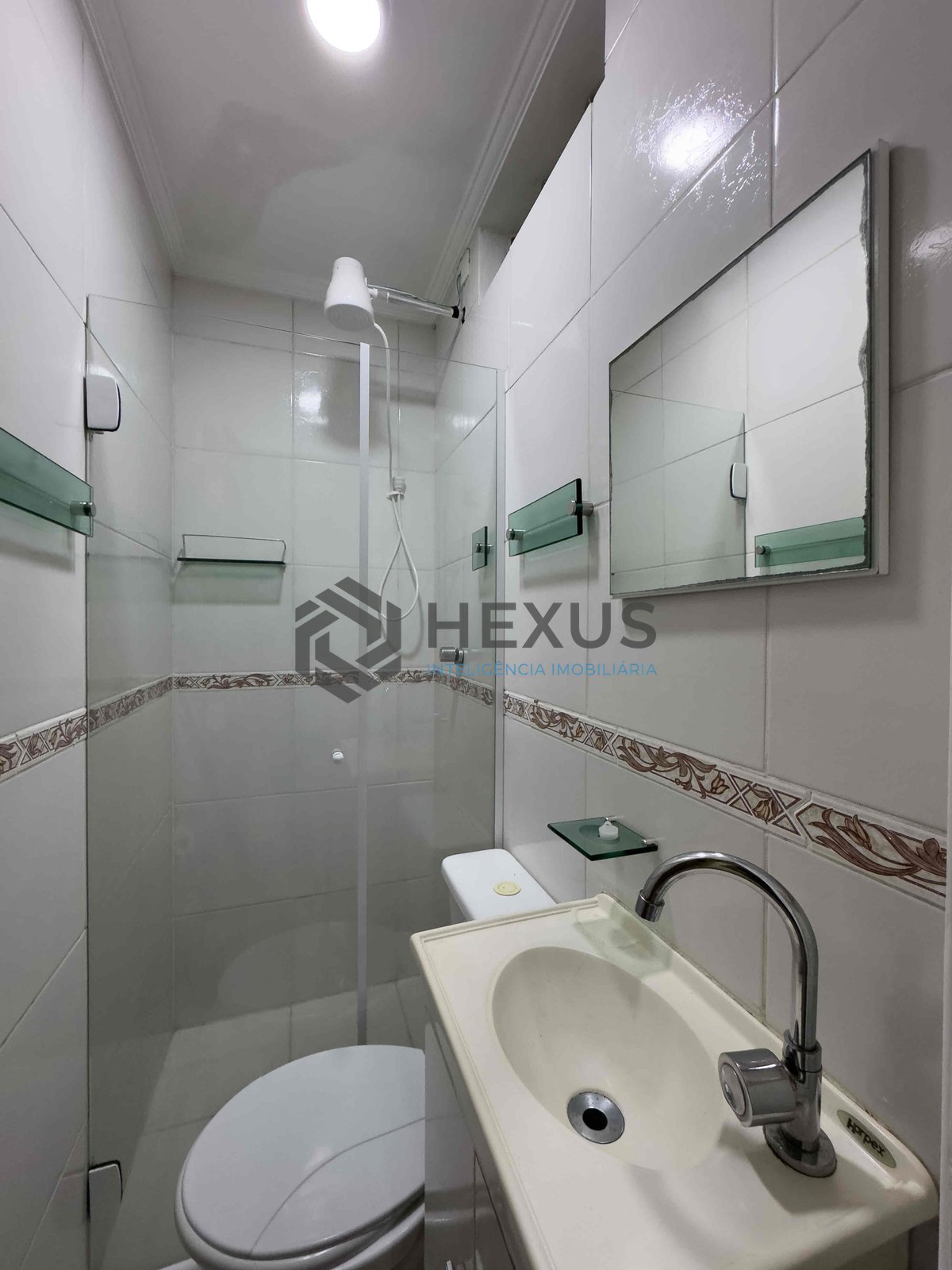 Foto 6 de Apartamento na quadra mar da Praia das Pitangueiras, Guaruja