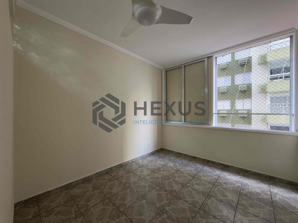 Foto 10 de Apartamento na quadra mar da Praia das Pitangueiras, Guaruja