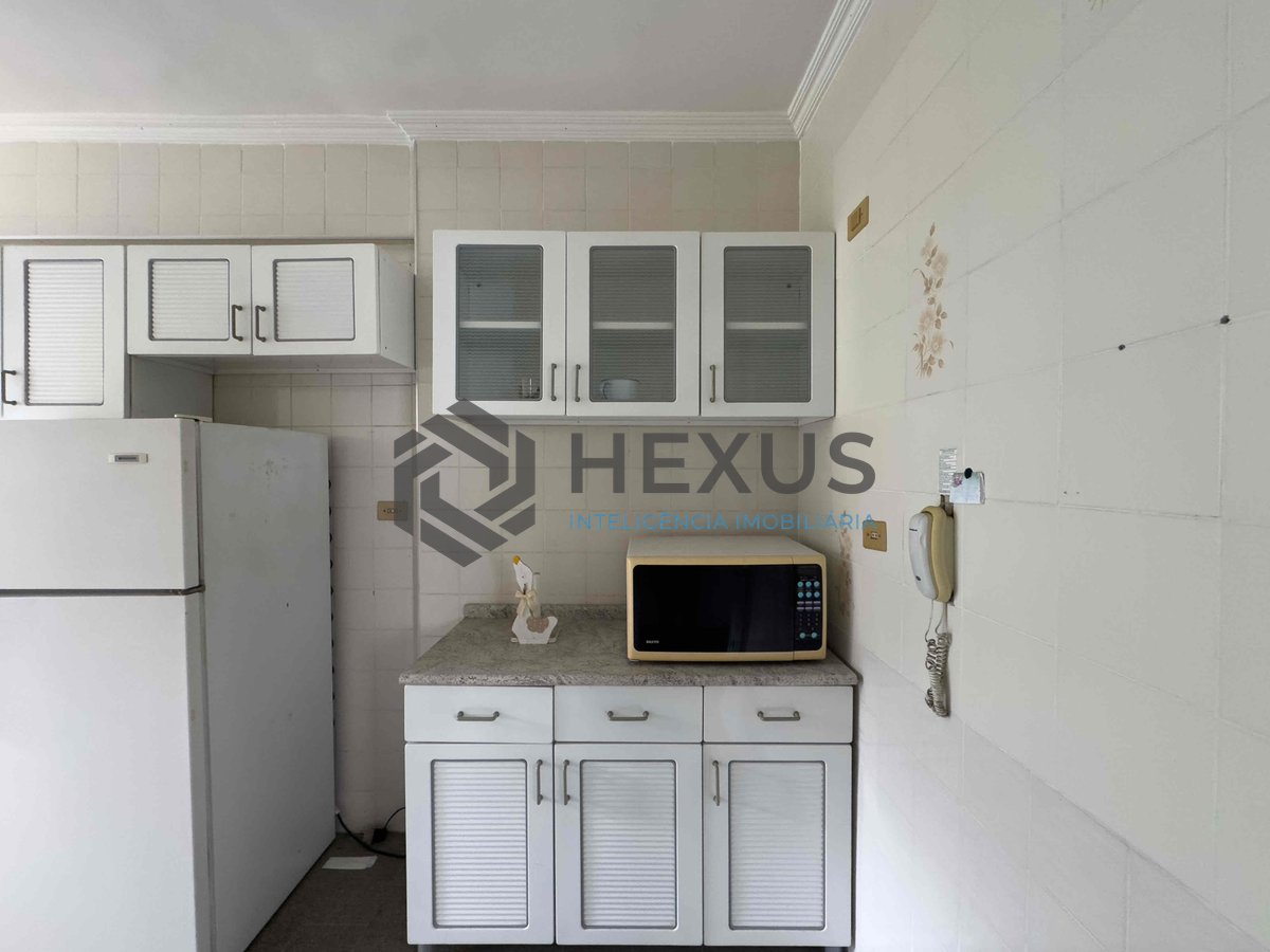 Foto 12 de Apartamento com despesas baixas a duas quadras da Praia das Pitangueiras, Guaruja